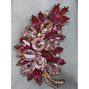 NWOT Pink Rhinestone Crystal Flower Brooch Pin Gold Tone Floral Spray Classic